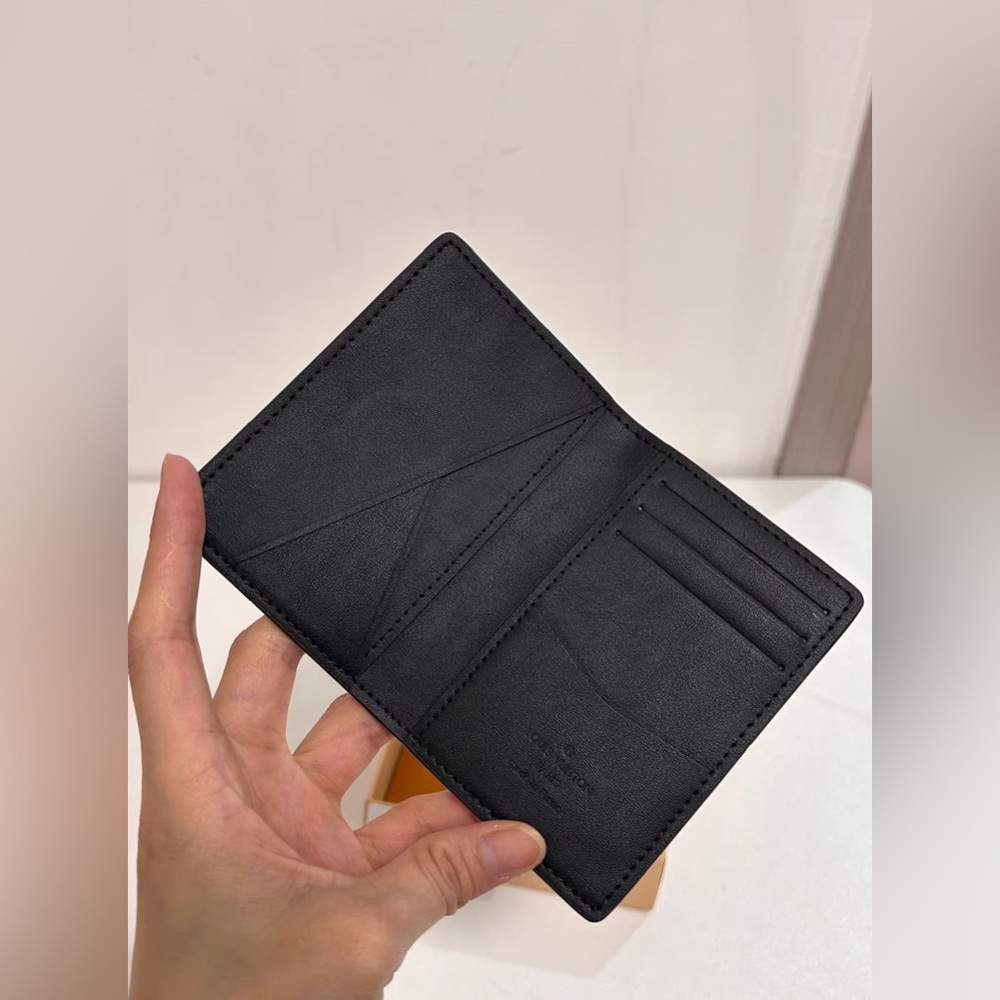 Louis Vuitton Pocket Organizer - Picture 7 of 9